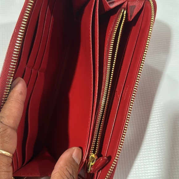 Prada long wallet with gold hardware zippy - Picture 7 of 8